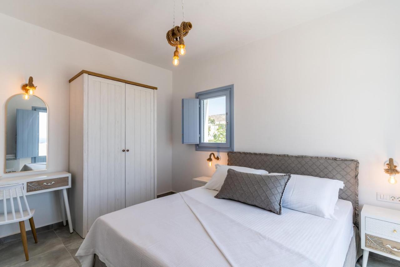 Santorossa Luxury Villas Emporio  Экстерьер фото