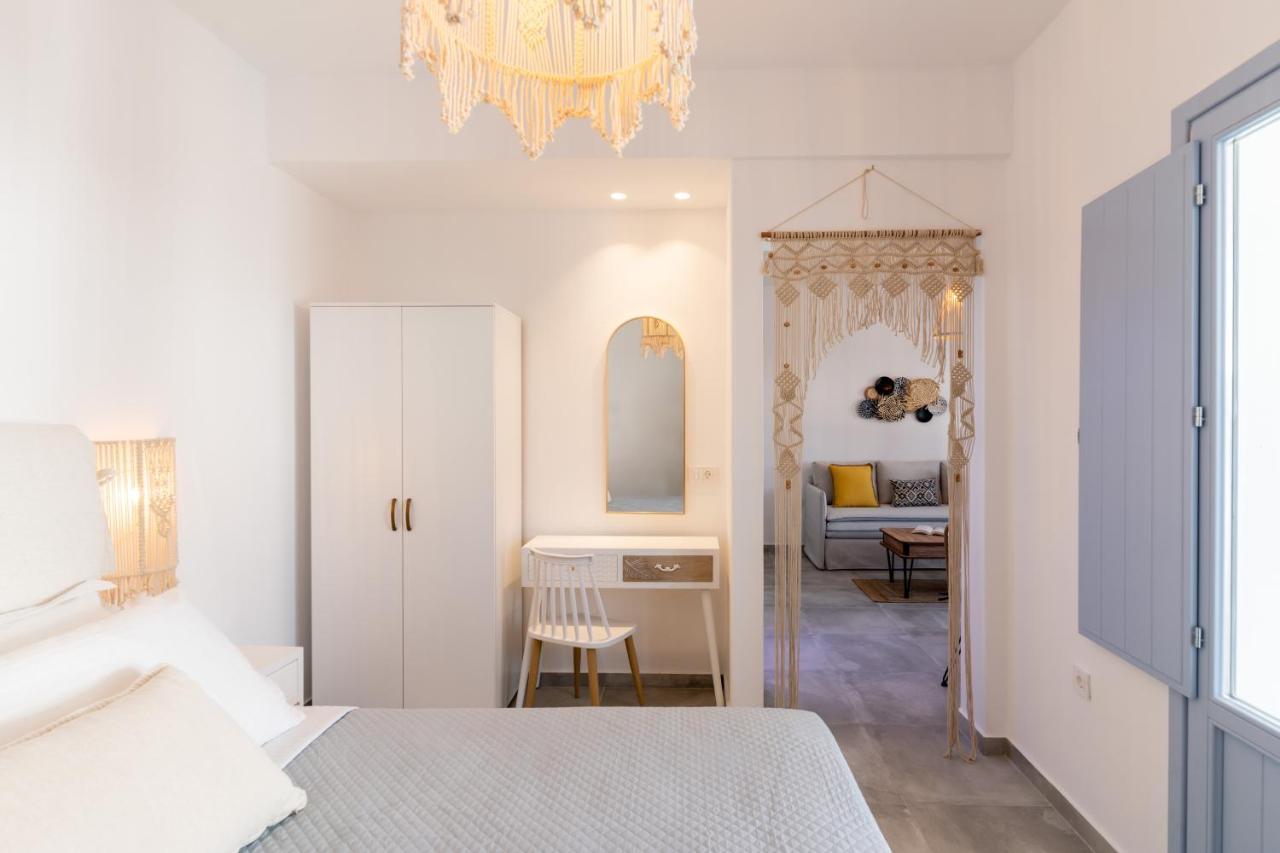 Santorossa Luxury Villas Emporio  Экстерьер фото