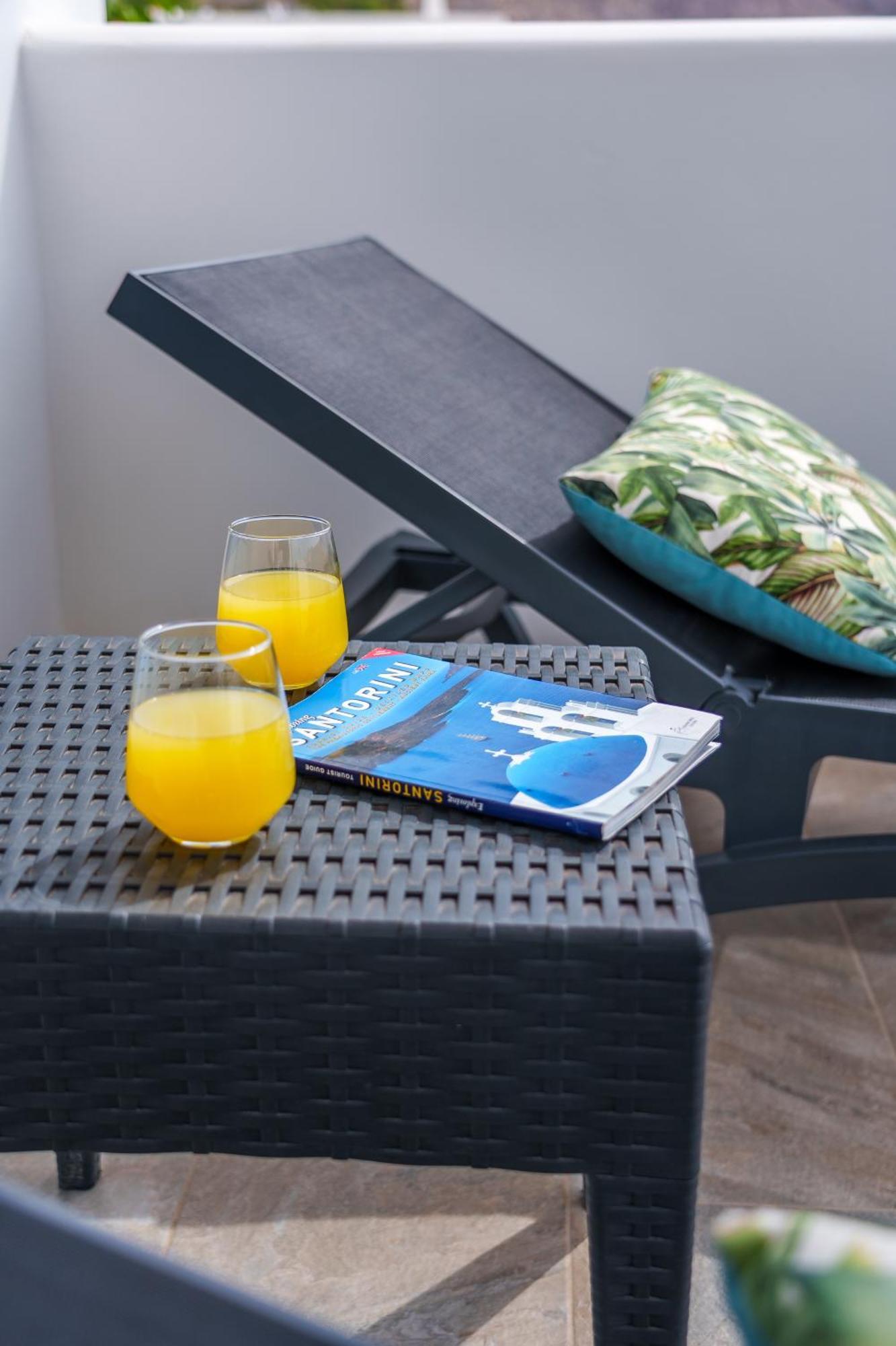 Santorossa Luxury Villas Emporio  Экстерьер фото