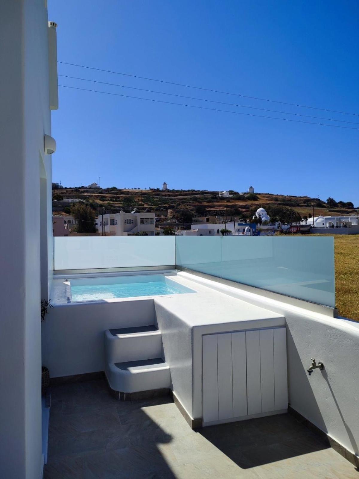 Santorossa Luxury Villas Emporio  Экстерьер фото